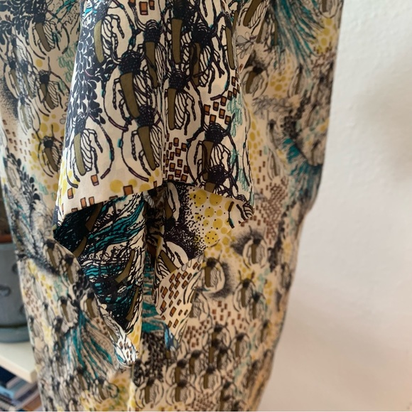 Rützou 100% Silk dress; beautiful and unusual print; ruffled front neckline - Picture 12 of 15